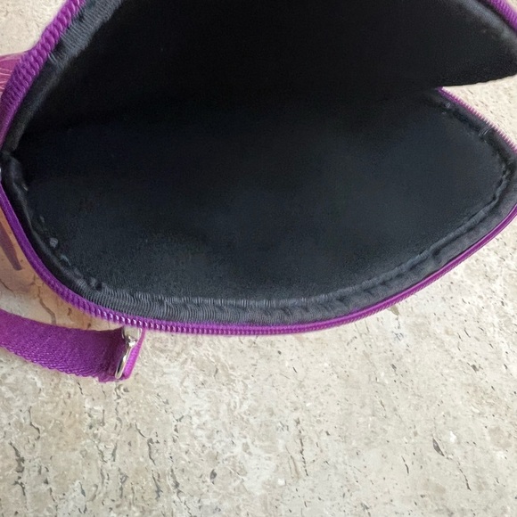 Kenneth Cole Reaction Crossbody Bag - Picture 4 of 5